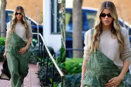 Sofia Richie flaunts Baby Bump